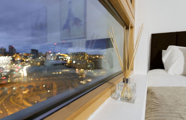 Live in Leeds Sky Penthouse - Photo 36