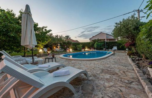 Four-Bedroom Holiday Home Lovinac With An Outdoor Swimming Pool 09 - Foto 13