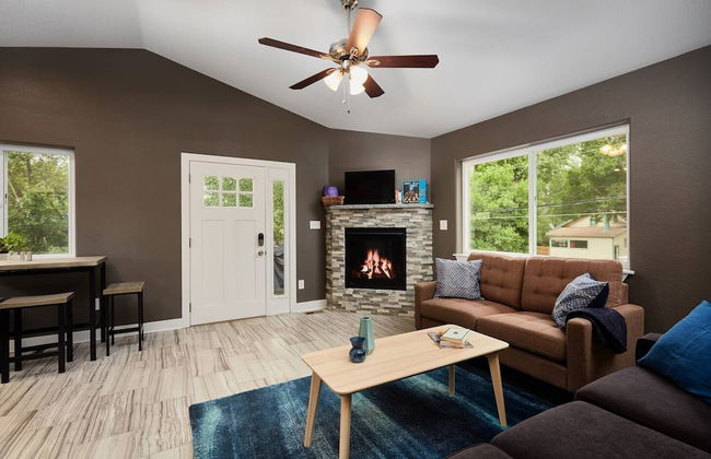 Treetop APT Café Olympic Center & Dwntwn - Photo 7