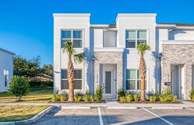 Spacious New Modern Retreat - Foto 39