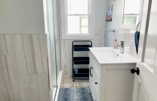 Newly renovated 4 bedroom apartment near downtown. - Foto 37