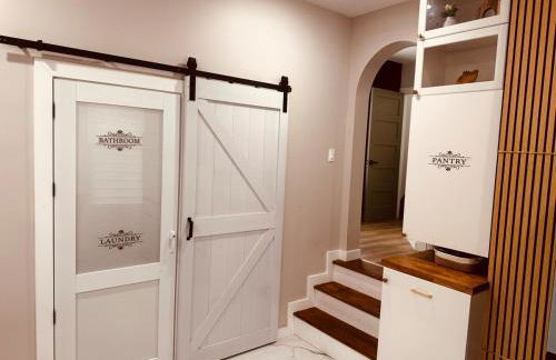 Downtown Cincinnati Boutique at Newport 3BR with 100in Cinema TV - Foto 2