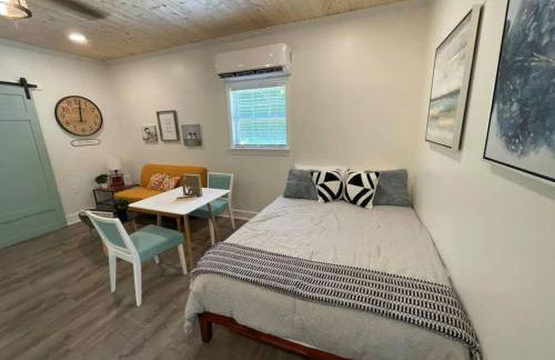 Beautifully Renovated Studio 2 Miles From Marina! - Foto 13
