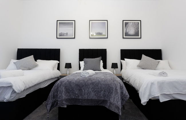 Live in Leeds Greenhill Bungalows - Photo 12