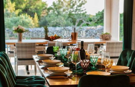 Luxury Villa Nature with heated private pool, sauna & fire pit, a short walk to the beach - Photo 32