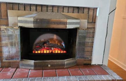 Spacious 4 BR 2BA Home with Bar and Fenced Yard - Foto 5