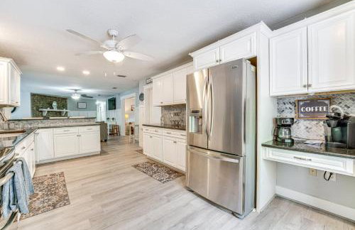 Spacious Tavares Home with Private Outdoor Oasis! - Photo 10