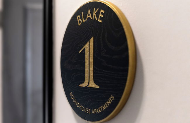 Round House Apartments - Photo 28