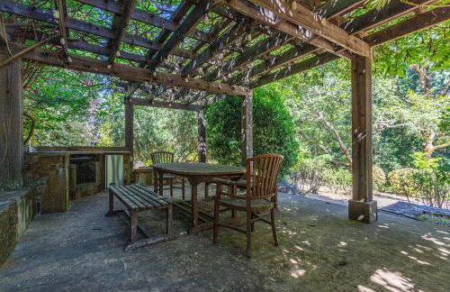 10 Acre Estate with Views Teahouse and Pickleball Court - Foto 62