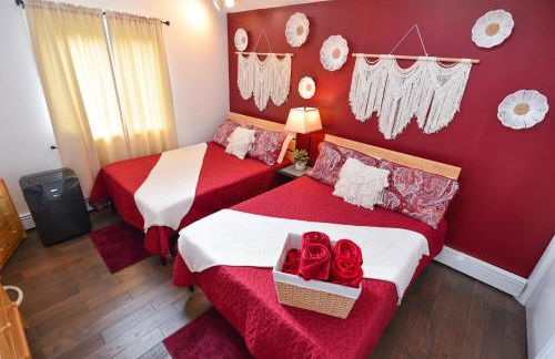 Bool Bear Lodge a pet friendly Pocono Vacation Home with Fireplace, BBQ and more - Foto 15