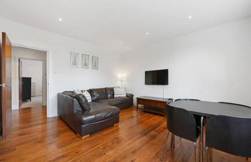 Ealing Broadway - Lovely 2-bedroom flat with offstreet parking - Foto 8