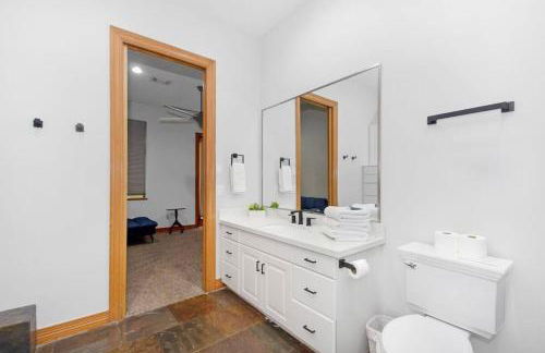 Bay Breeze Estate - Heated Pools, Private Pier & Walk to the Kemah Boardwalk - Foto 26