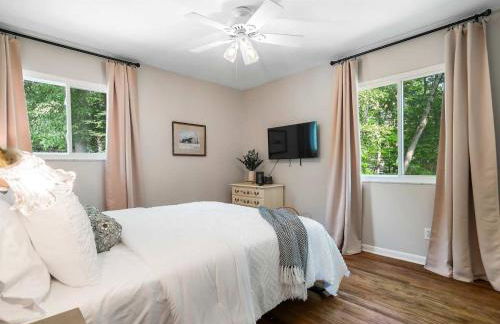 Large Remodeled 4 Bed 3 Bath Secluded With Hot Tub - Foto 24