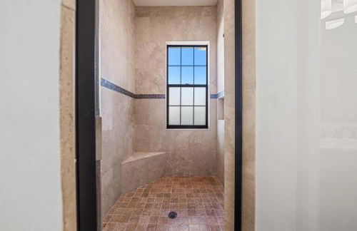 New Epic Escape Theater Pool & Golf Views - Foto 15