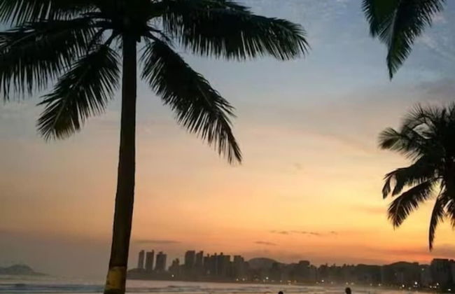 Apto próximo da Praia da Enseada c Wi-Fi - Photo 1