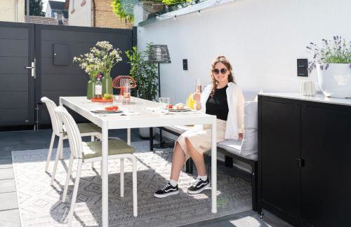 HOUSE 756 MAINZ - DESIGN-FERIENHAUS, 4 Schlafzimmer, 3 Bäder, SAUNA & Kamin - Foto 45