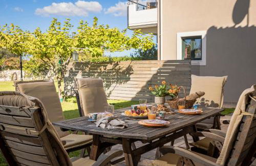 Queen Bee Residence - Photo 48