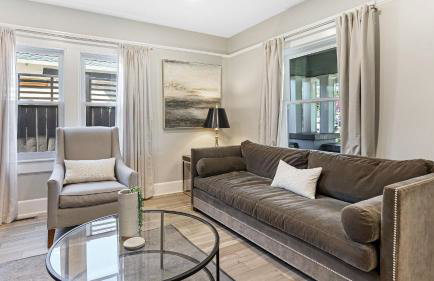 Luxe Backyard Oasis w/ Hot Tub Chic Design South Park Sanctuary - Foto 10