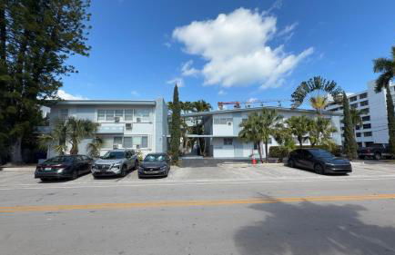 Bay Harbor Boutique Vacation Rental - Photo 10