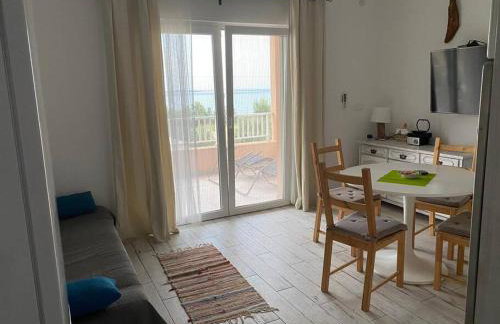 Apartman u iznimnoj blizini mora za miran odmor - Photo 7