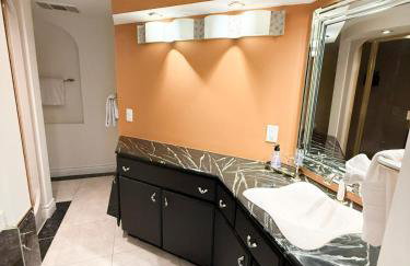 Crystal Palm Lakefront Luxury Home 6 Bed and 5 Bath - Foto 39