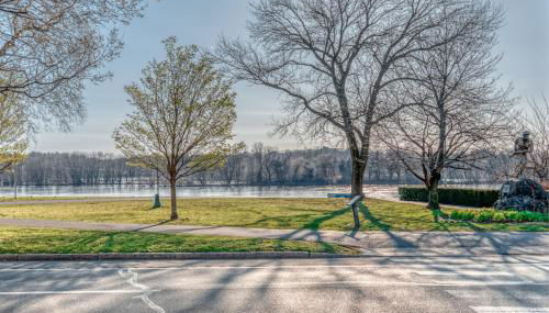 BurgBnB Riverfront - Foto 4