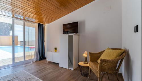 Wake up with the Sea Breeze- House with pool AP2 - Photo 3