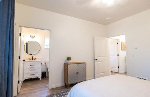 Modern Townhome Enclosed Garage WD - Foto 16