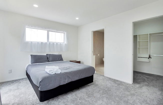 Superb Holiday Home near Airport - Foto 8