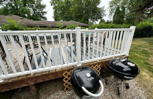 King Bed, Stocked Kitchen, Easy Driveway Parking, 2mi to Downtown & Coliseum - Foto 23