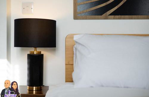 Elizabeth by Alt-Stay - 2 Bed En-Suite House - Parking, WiFi & King Bed - Contractors & Relocations - Weekly & Monthly Rates - Foto 5