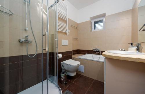 Villa Field Hill with Swimming Pool and Tennis Court - Foto 34