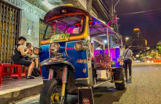 Tour gastronómico nocturno en tuk tuk - Foto 2