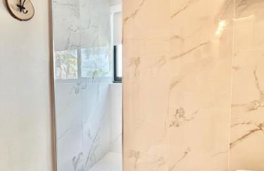 Villa Valbuena Gem Key Largo 2 Kings Marina Pickleball Tennis 3 Pools Remodeled 2025 - Foto 30