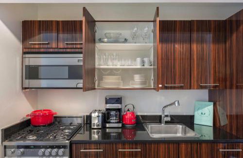 FiDi Studio w Residents Bar Golf Simulator Gym NYC-271 - Photo 5