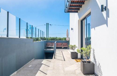 Hillside Villa - Photo 14