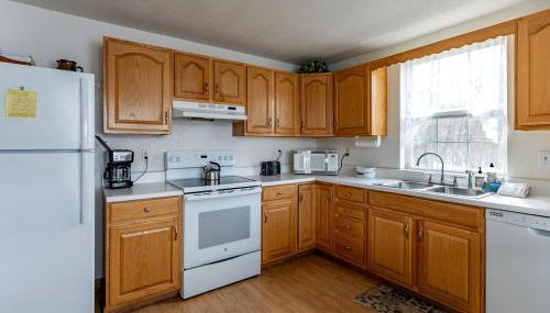 Secluded Lakefront Cabin with Private Dock on Lake Nantahala, Topton, North Carolina - Foto 2