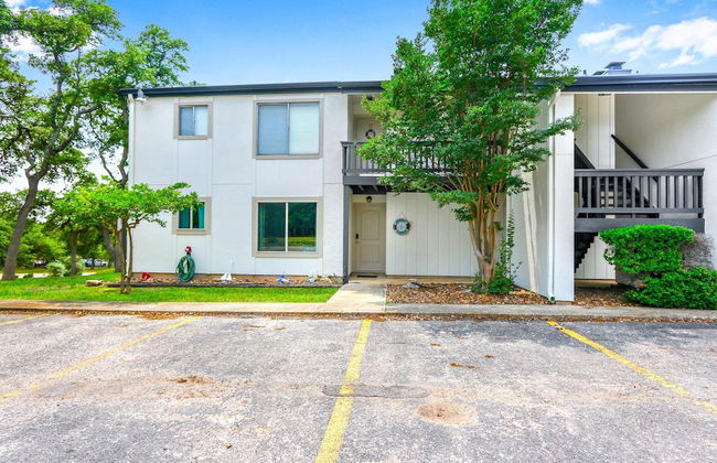 Charming Lakeside Condo - Moments to Lake Fun - Foto 31