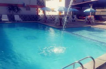 FLATS na Praia do Rio Âmbar, 40 m da praia, com 60 m2, cozinha completa, 2 quartos com ar condicionado, acomoda 8 pessoas, piscinas, área de lazer, WIFI, caseiro, ambiente familiar. - Foto 3