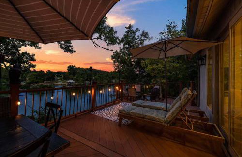 Relaxing Lakefront Retreat w/ Hot Tub & Dock - Foto 74