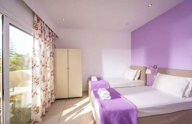 Primavera Beach Hotel - Photo 5