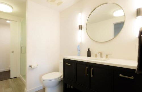 Above The Roots - Stylish 1BD on the Square - Foto 19