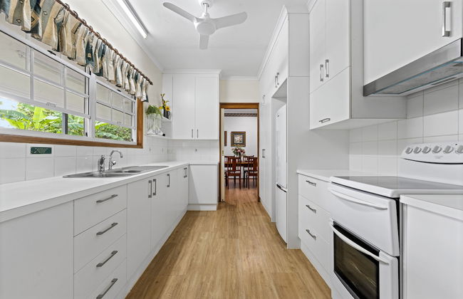 Birds 'n' Bloom Cottages - Photo 20