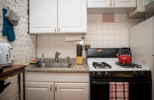 Sunny Fully Furnished Studio in Chelsea - Photo 6