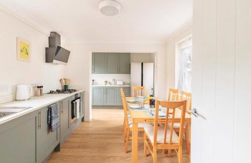 Comfortable 4-Bedroom Heaven in Thetford - Foto 16