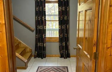 4 BR Mountain Cabin with Hot Tub & Fire Pit in GA - Foto 35