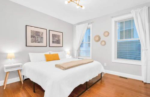 Jennifer's Chic Modern 1st Floor Apt Private Patio - Foto 17