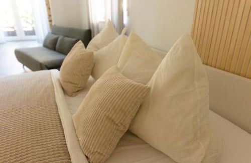 HUGOS Studio Apartment - Photo 6