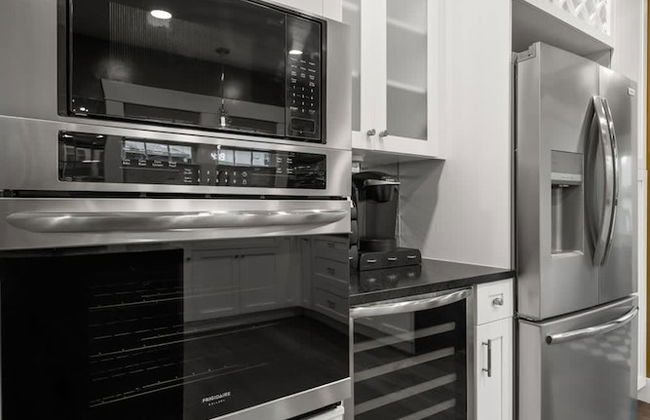 Soho Serenity by Brightwild Pool Hot Tub - Foto 14