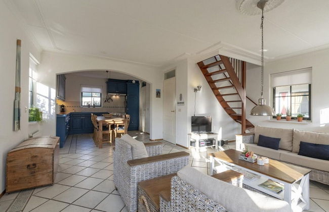 Beautifully Situated Luxury Villa on the Water - Foto 59